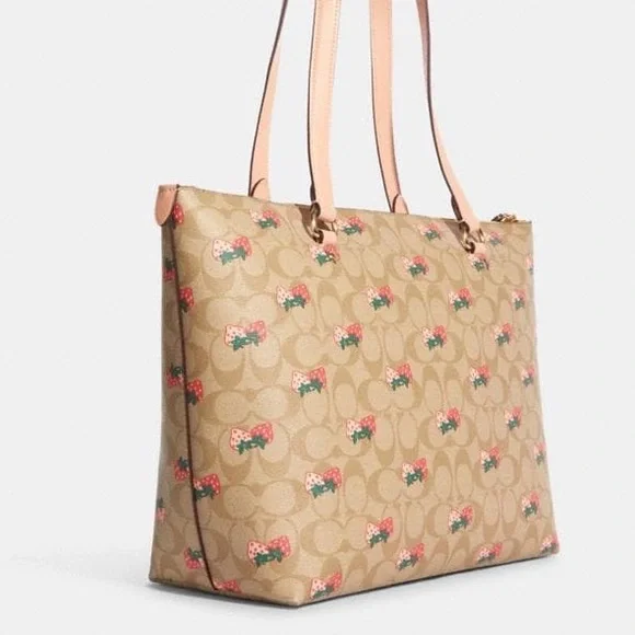 NWT💃Coach Gallery Tote In Signature Canvas With Strawberry Print - Picture 7 of 12